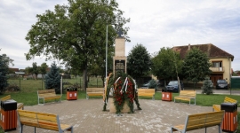 Girocul și-a onorat eroii căzuți în 1944 cu un ceremonial militar și religios la Monumentul Eroilor